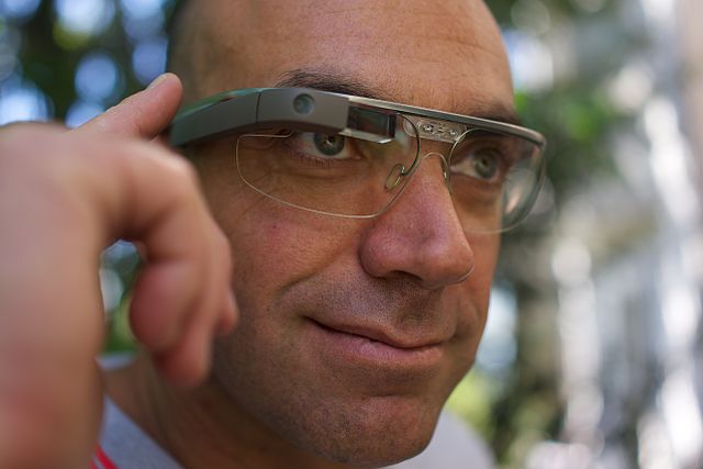 A_Google_Glass_wearer photo Loic Le Meur